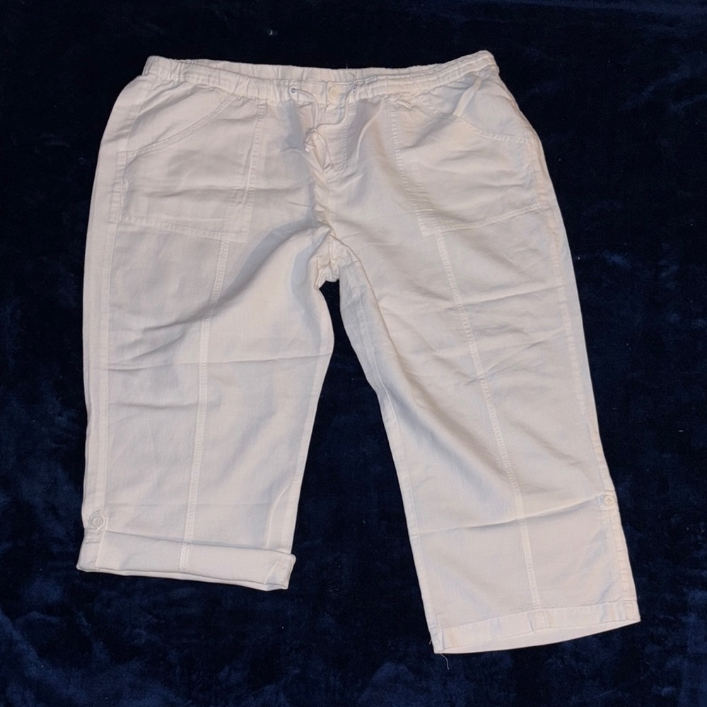 New York & Company White Linen Capri Pants